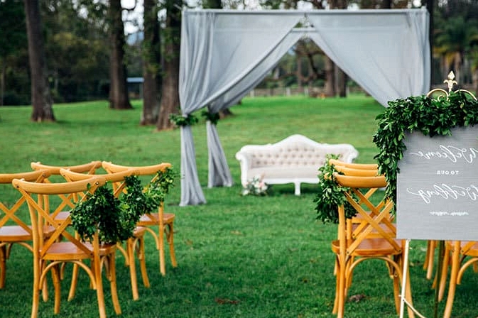 Modern Fairy Tale Wedding Inspiration | Lee Calleja Thomas Photography