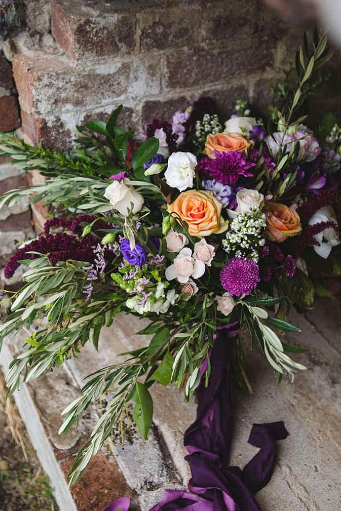 Tuscan-Plum-Wedding-Inspiration-Bouquet-2