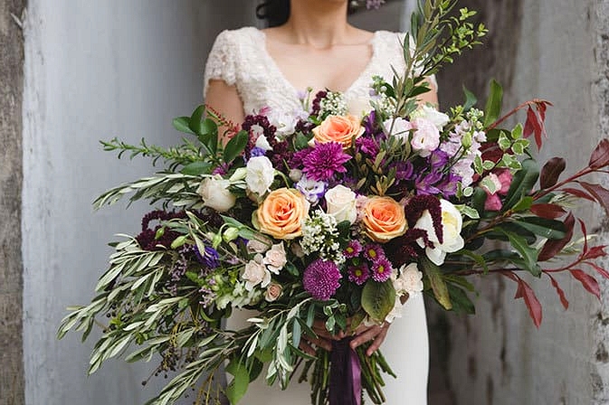 Tuscan-Plum-Wedding-Inspiration-Bouquet-3