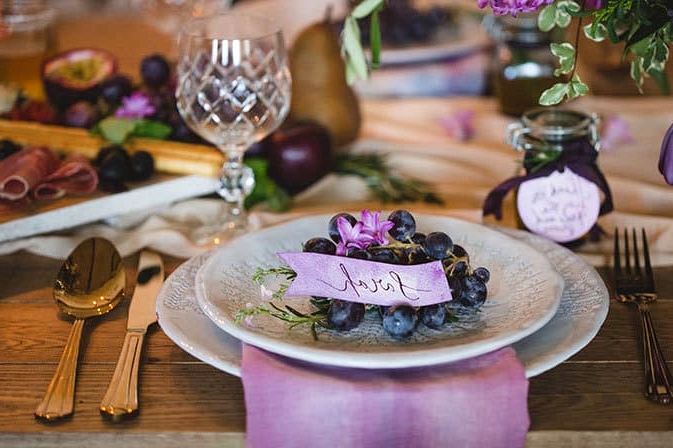 Tuscan-Plum-Wedding-Inspiration-Reception-Place-Setting
