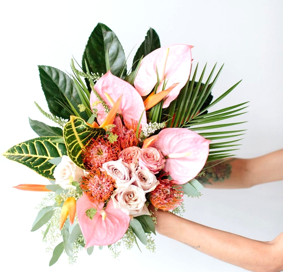 90s Wedding Flowers That are Making a Comeback! See them all on www.onefabday.com