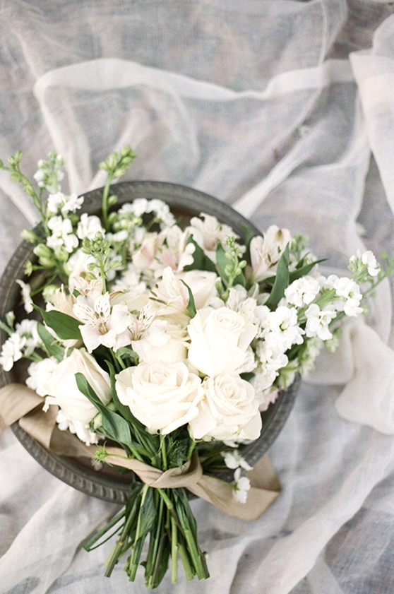 An Essential Guide to Spring Wedding Flowers | onefabday.com