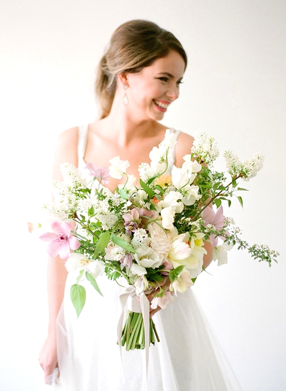 An Essential Guide to Spring Wedding Flowers | onefabday.com
