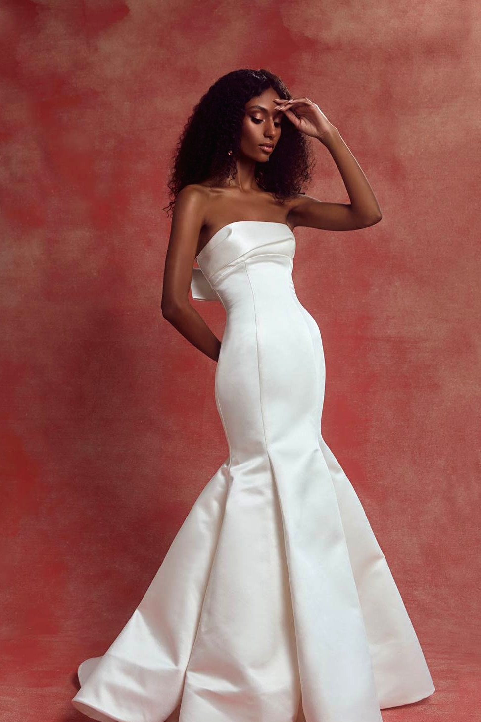 Carson bridal gown wedding dress model long train dress