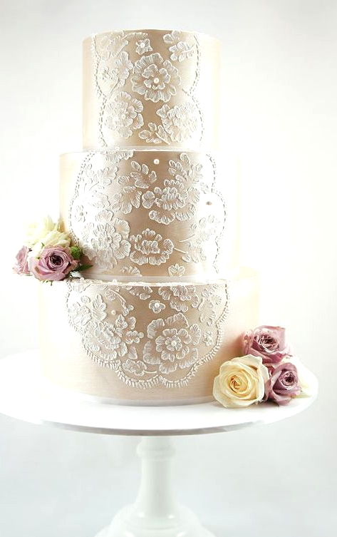 Lace Wedding Cake // Wedding Cake Trends // www.onefabday.com 