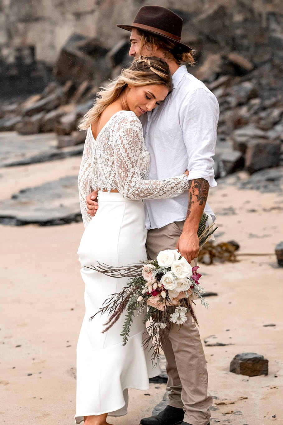 Natural Boho Beach Wedding Inspiration | Photography: Michael Boyle Photography