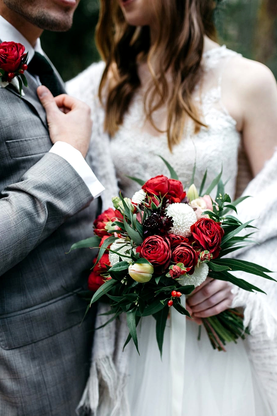 Intimate Woodland Elopement Inspiration | Photography: Madison Mortimer