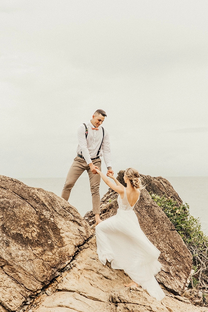 Tropical Picnic Elopement Inspiration | The Seitter Wood House