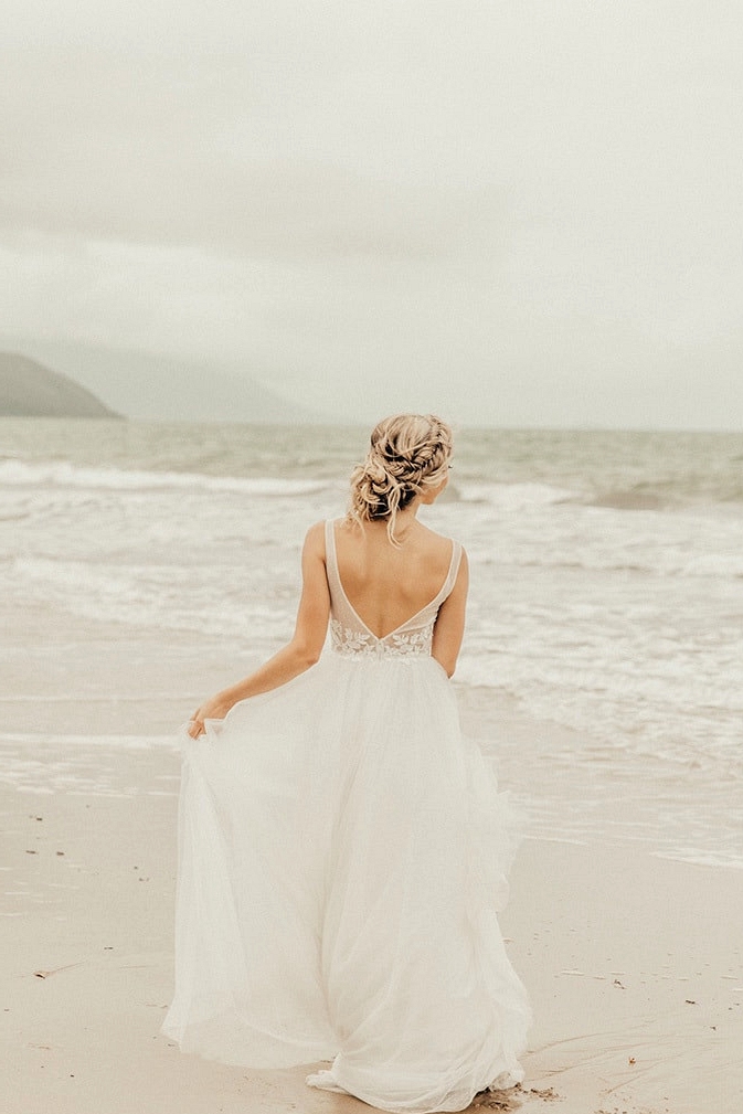 Tropical Picnic Elopement Inspiration | The Seitter Wood House