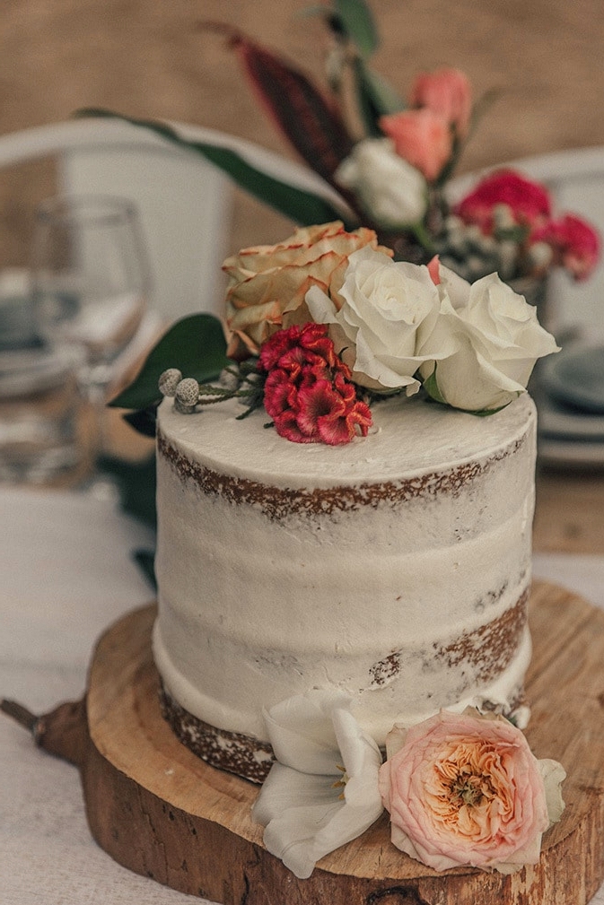 Tropical Picnic Elopement Inspiration | The Seitter Wood House