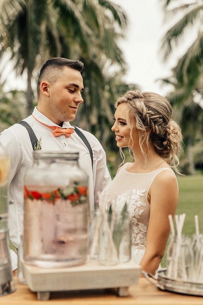 Tropical Picnic Elopement Inspiration | The Seitter Wood House