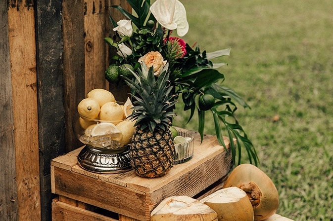 Tropical Picnic Elopement Inspiration | The Seitter Wood House