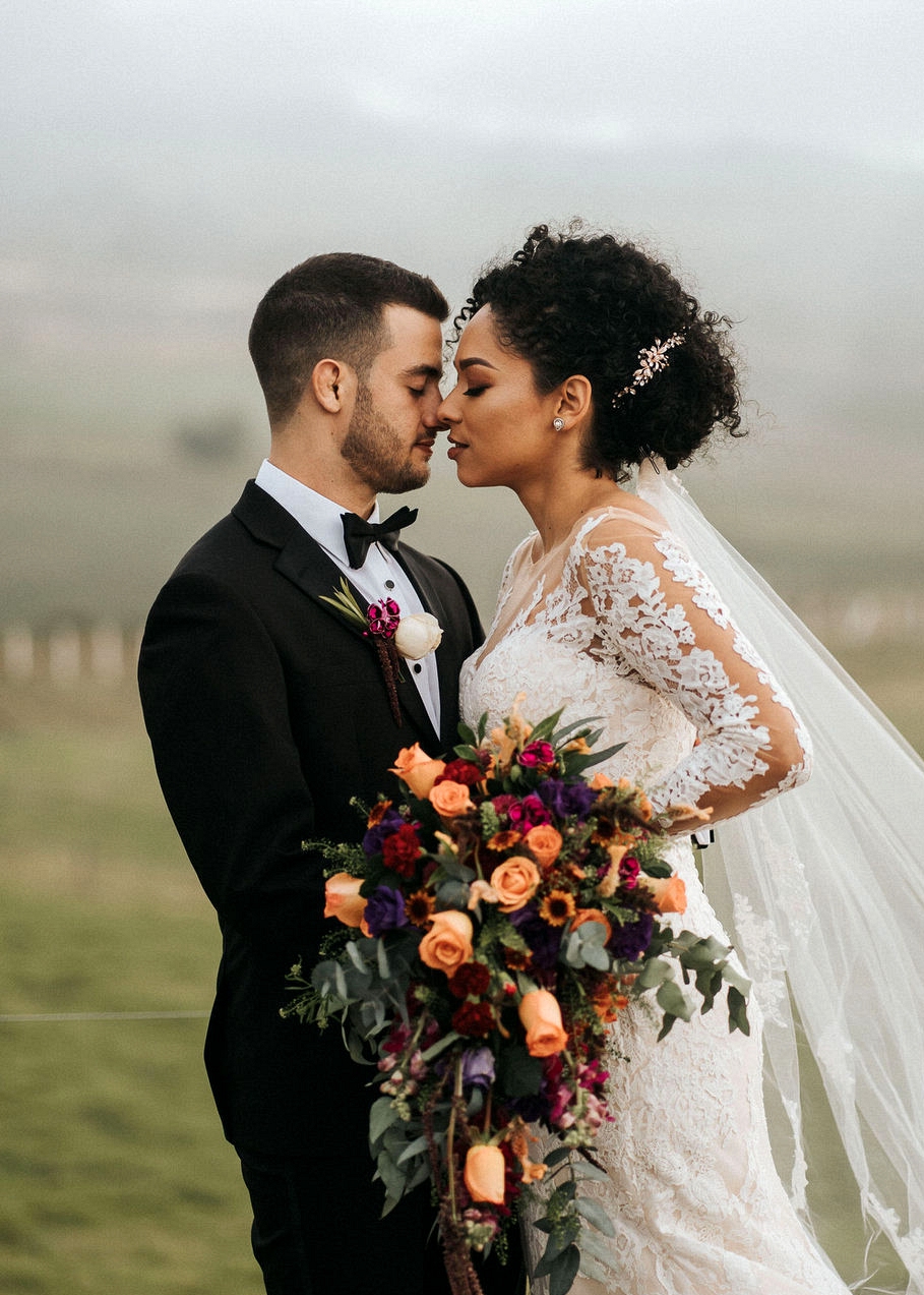 Hundred-Year-Old Hacienda Mountain Wedding in Costa Rica ⋆ Ruffled