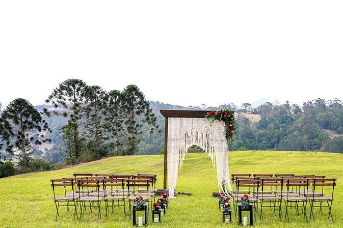 Rustic Berry Wedding Inspiration | Dream Bella Photography