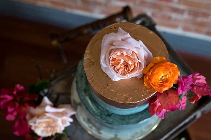 Industrial Romance Wedding Inspiration | Anna Pretorius Photography & The Stache Photography