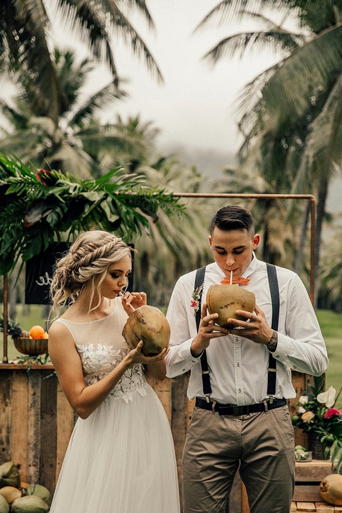 Tropical Picnic Elopement Inspiration | The Seitter Wood House