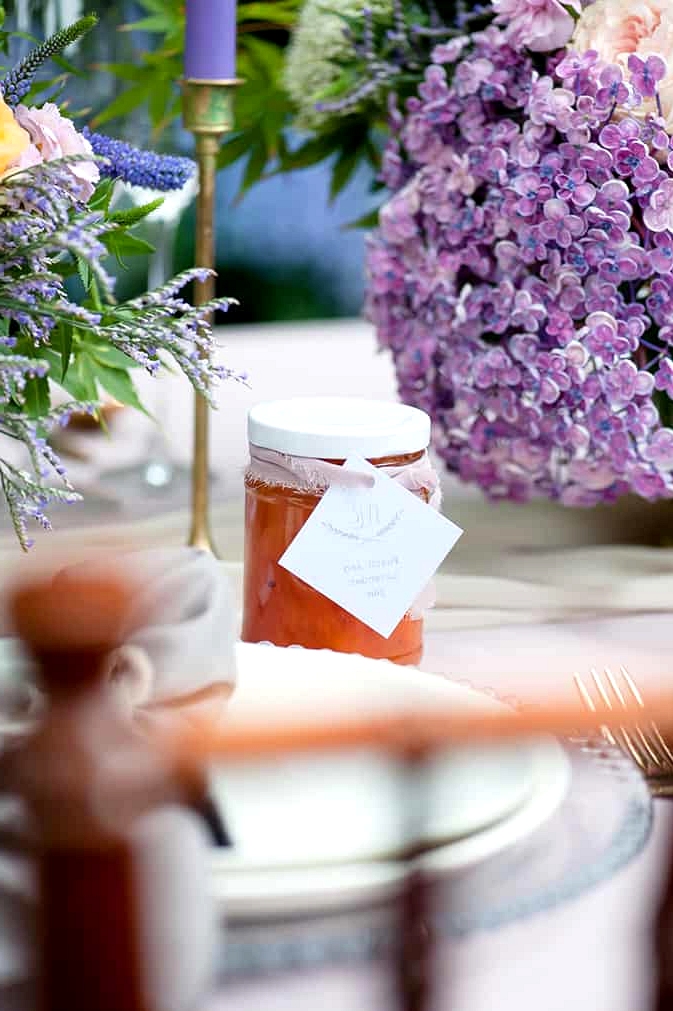 Watercolour-Garden-Wedding-Inspiration-Peach-Lavender-Jam-Favour