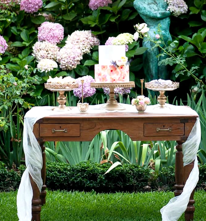 Watercolour-Garden-Wedding-Inspiration-Dessert-Table