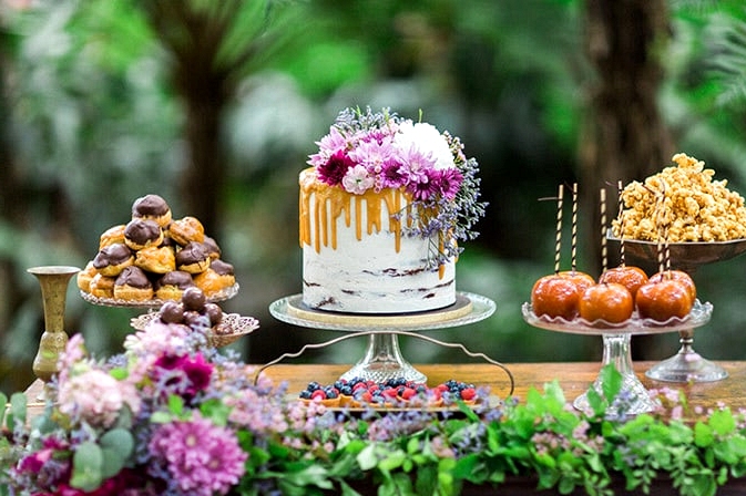 Vintage wedding dessert display