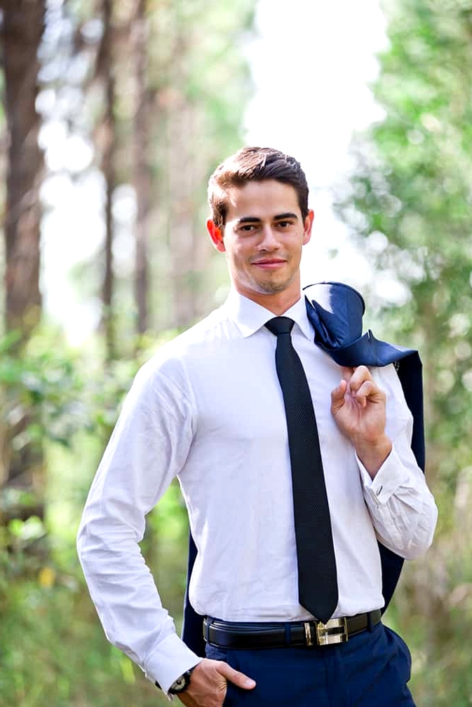 Relaxed groom style