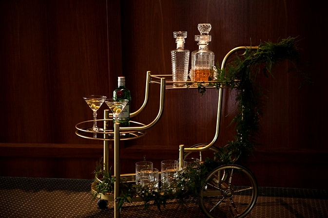 Glamorous-1920s-Wedding-Inspiration-Vintage-Drinks-Trolley