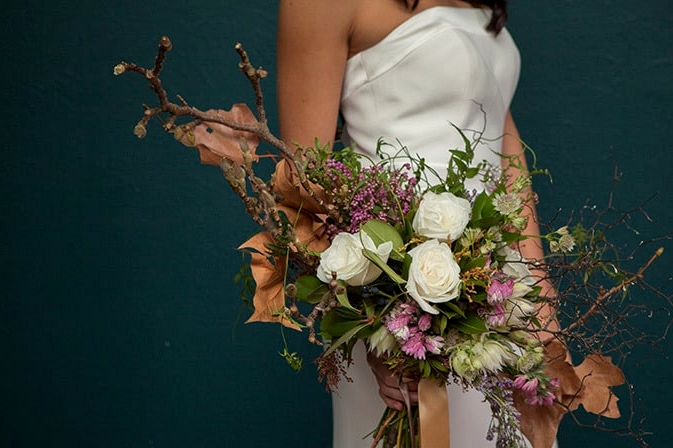 Glamorous-1920s-Wedding-Inspiration-Bride-Bouquet