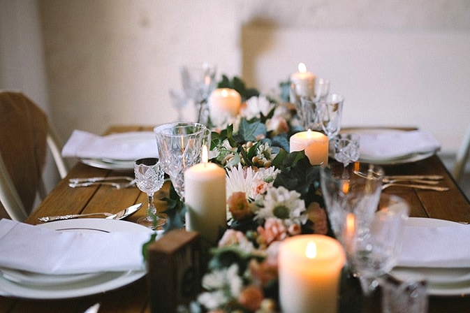 Relaxed-Vintage-Boho-Wedding-Inspiration-Reception-Table-Setting-Centrepiece