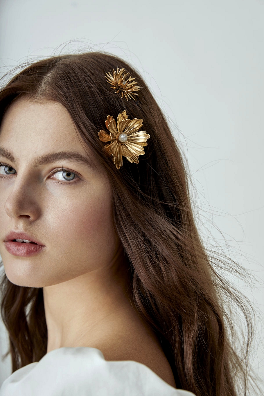 bridal hair trends, gold flower hair pins