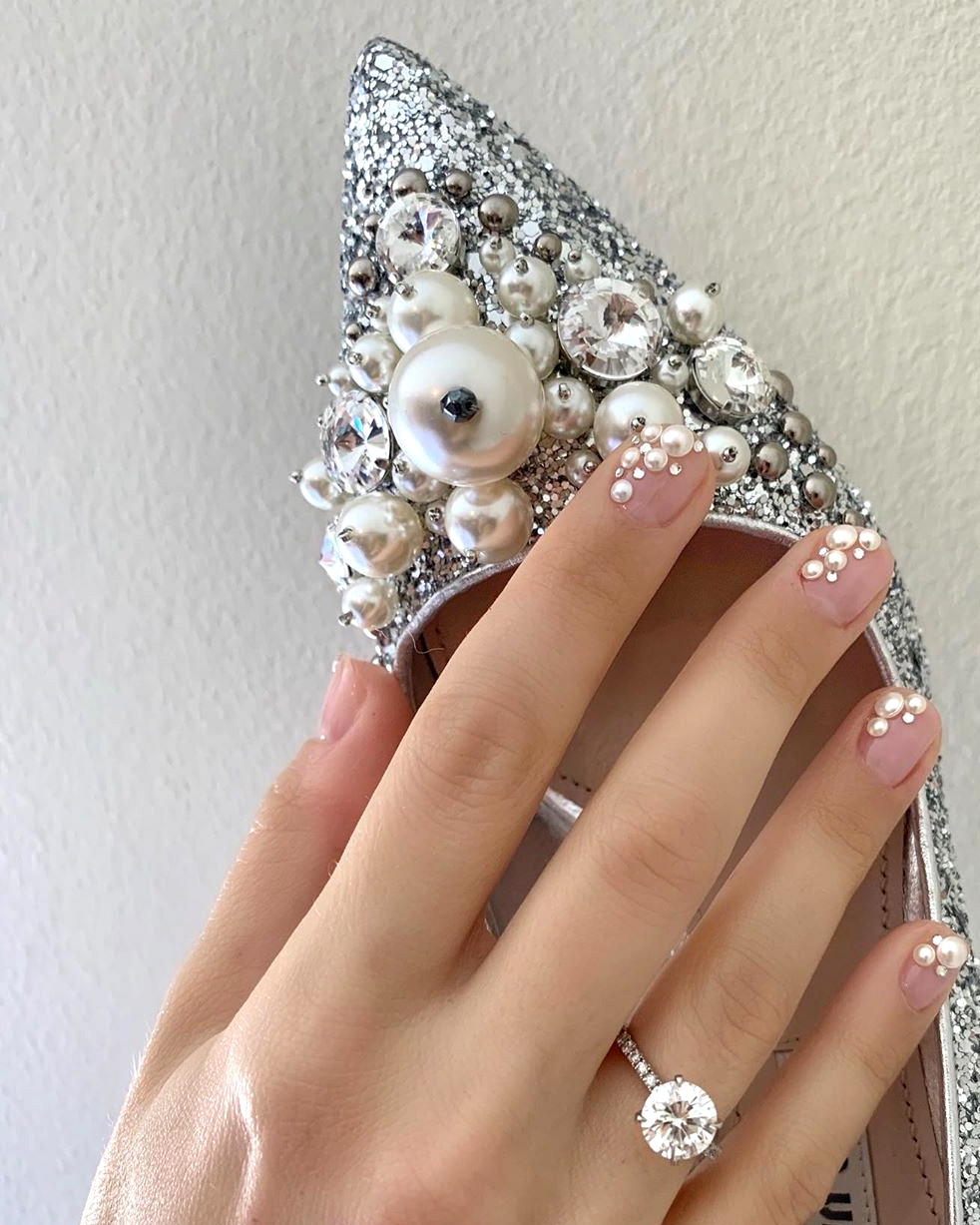 pearl manicure