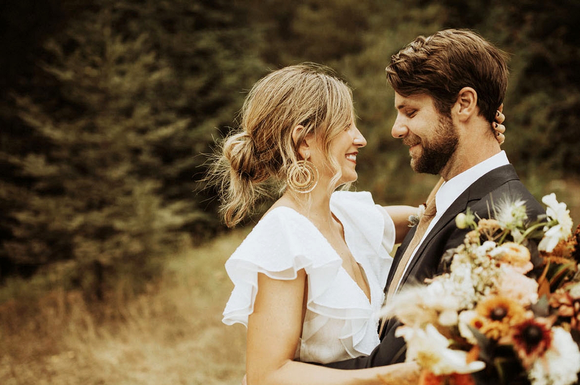 boho chic messy bun hairstyles for brides