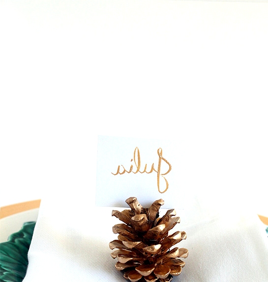 Simple Winter Wedding DIY Projects // Pinecone Place Card Holders // 